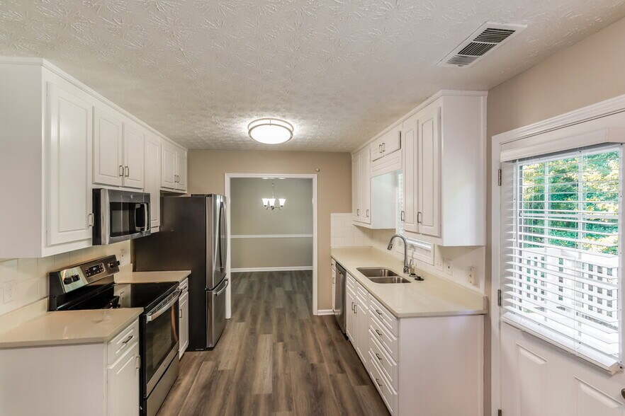 Building Photo - 10 Dearing Cove