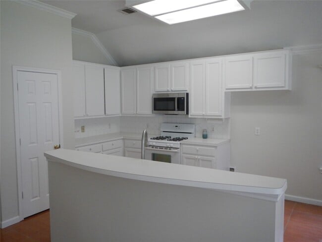 Building Photo - 1203 Foxland Chase St