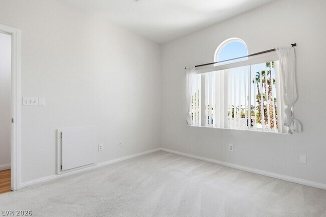 Building Photo - 7285 Winding Creek Dr