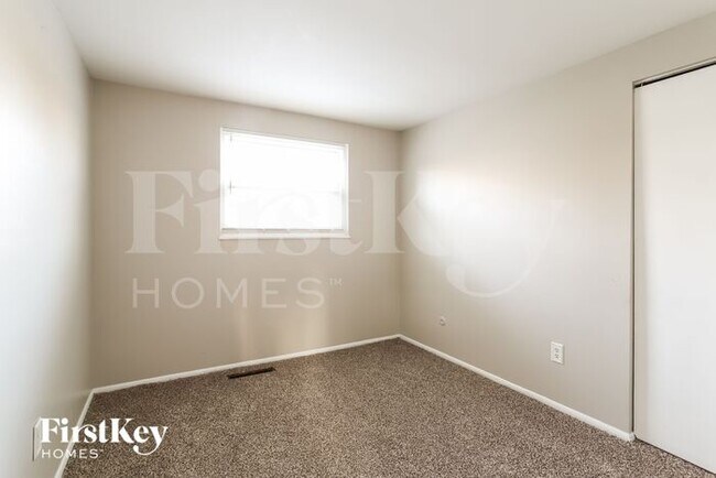 Building Photo - 4609 Paxton Dr S