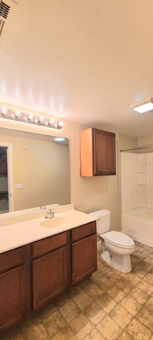 Building Photo - LUXURIOUS 1 STORY CONDO IN NATOMAS W/ ON-S...