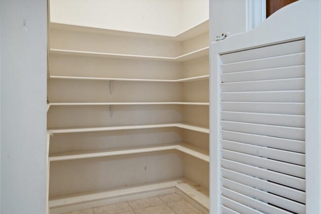 Building Photo - 31 Running Deer Mdws