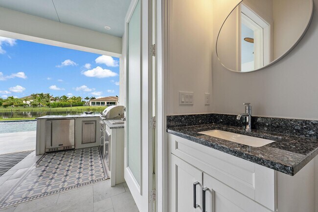 Building Photo - 8270 SE Pennock Trail