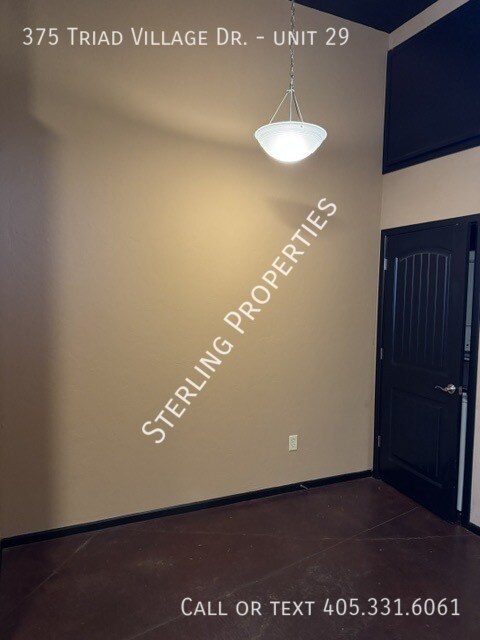 Building Photo - 375 Triad Village Dr