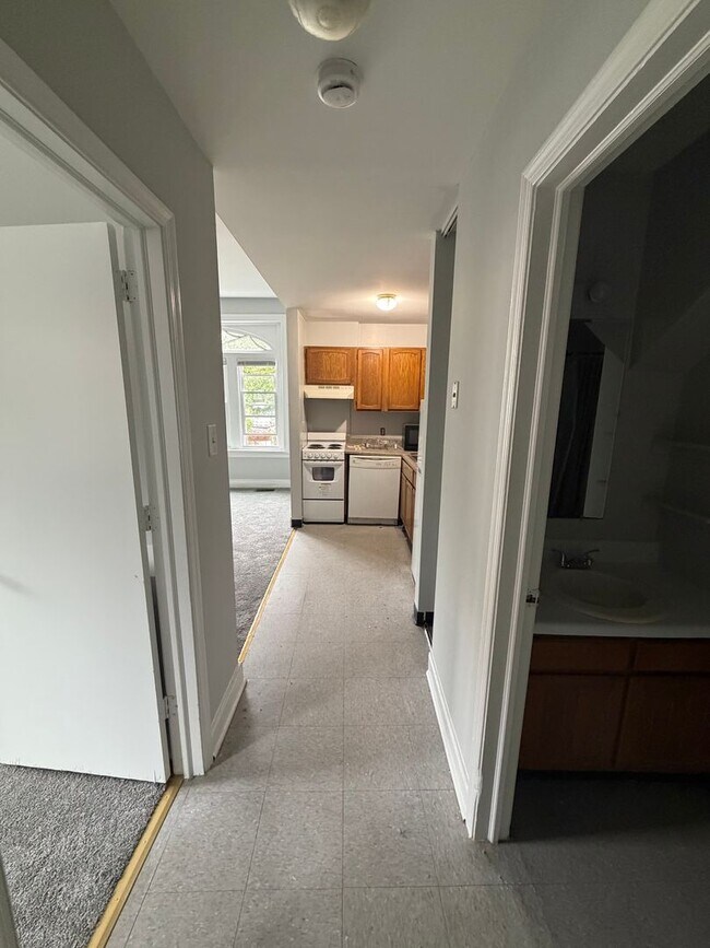 Building Photo - 2627 Floyd Ave