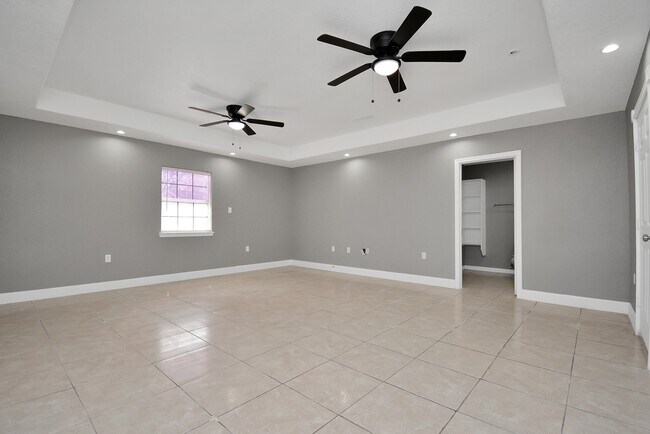 Building Photo - 6439 Hidden Arbor Ln