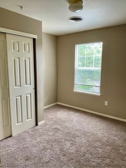Bedroom 2 - 2226 W Elizabeth St