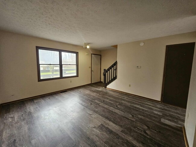 Building Photo - Ravenna 2 Bedroom 1 Bath