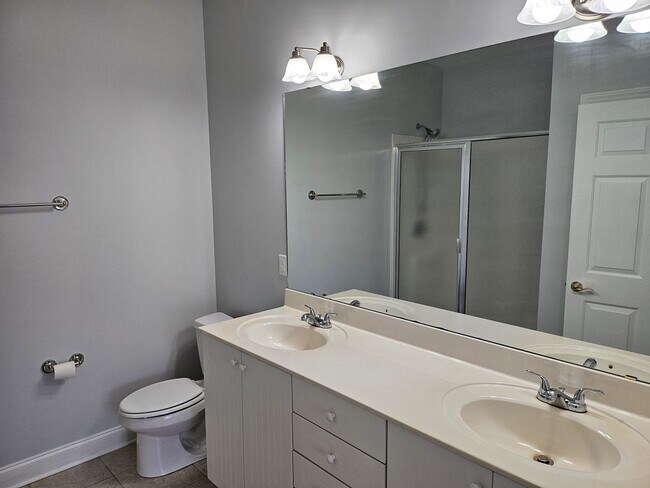 Building Photo - Southport - 3bedroom, 2 bath Townhouse