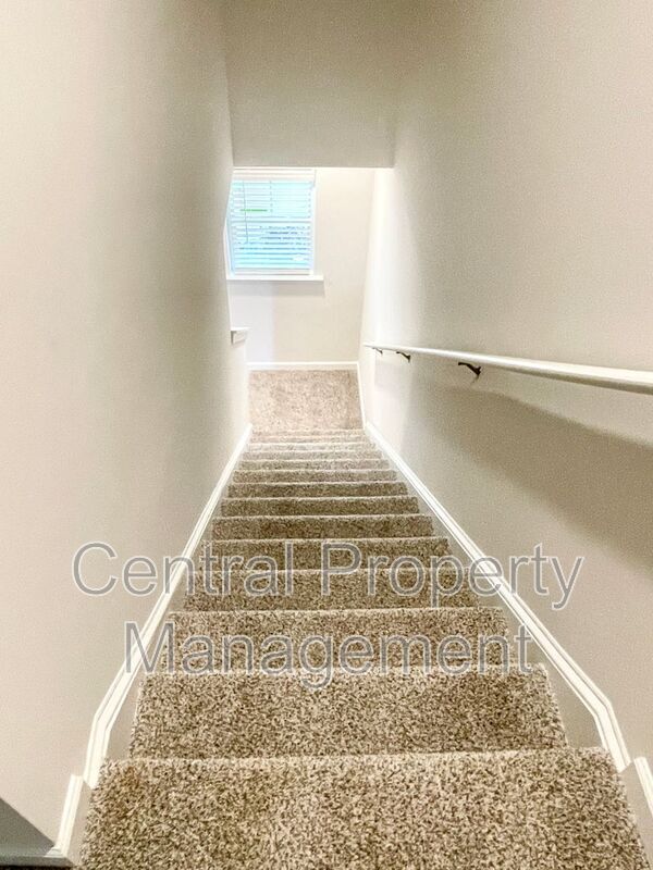 Building Photo - 123 Cillian St
