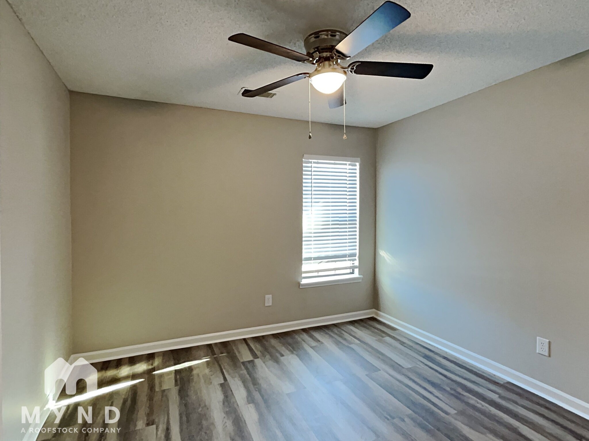 Building Photo - 4433 Sunnyslope Dr