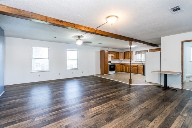Building Photo - 15602 Treichel Rd