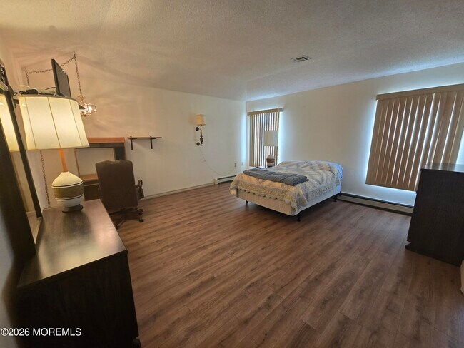 Building Photo - 4 Cordoba Ct