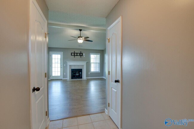 Building Photo - 115 Raptor Ct