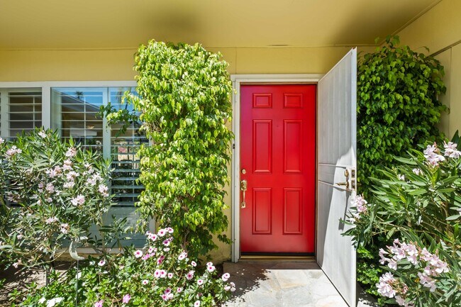 Building Photo - 74460 Fairway Dr