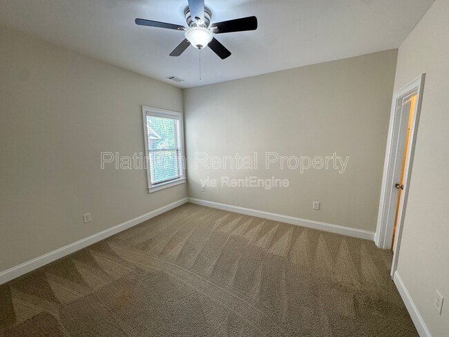 Building Photo - 3578 Strath Dr