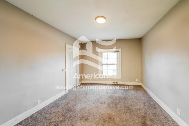 Building Photo - 183 1st St