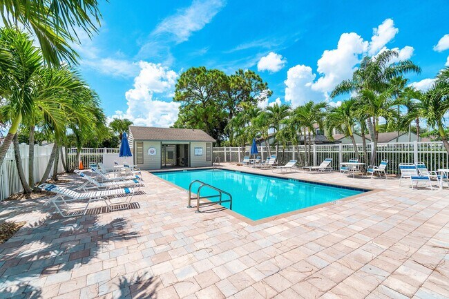 Building Photo - 2579 Bedford Mews Dr