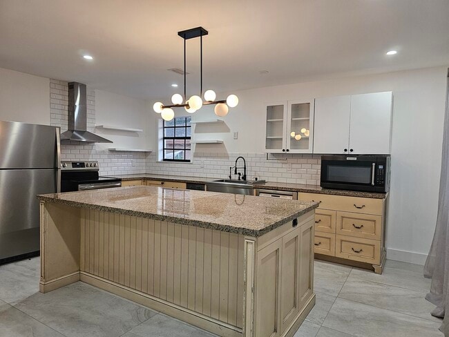 Building Photo - 2120 NW 66th St