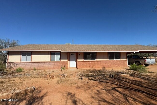 Primary Photo - 4865 E Kensington St