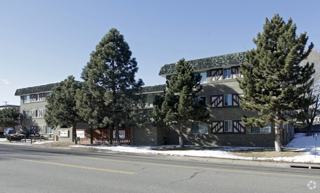 5639 S Windermere St - TNLE Haus