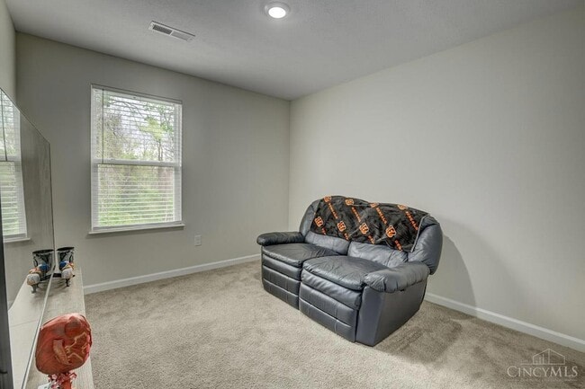 Building Photo - 111 River Hts Dr