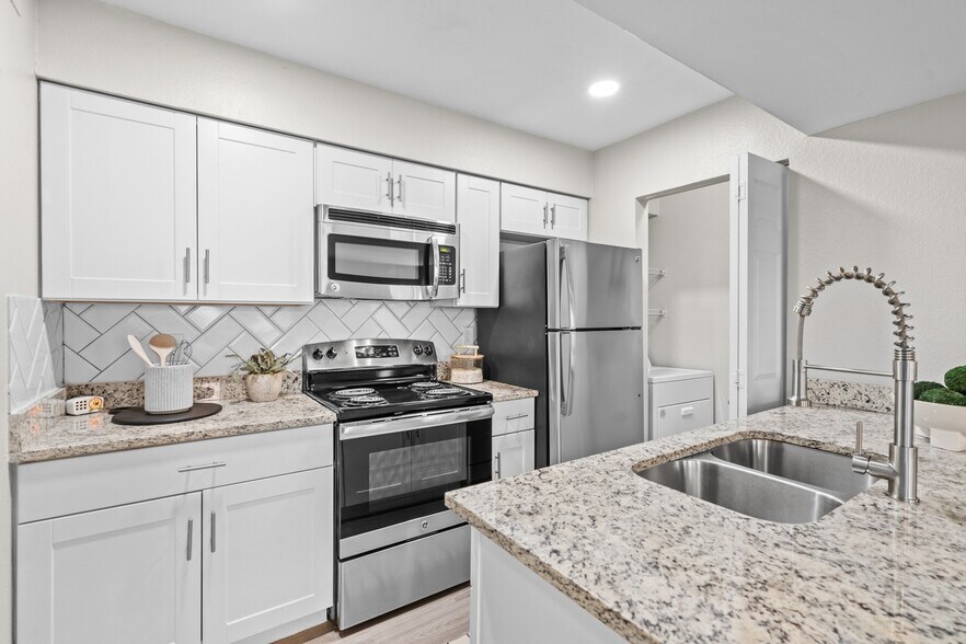 Silver Creek 18949 Marsh Ln Dallas TX 75287 Apartment Finder