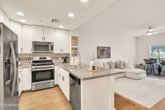 Building Photo - 5450 E Deer Valley Dr