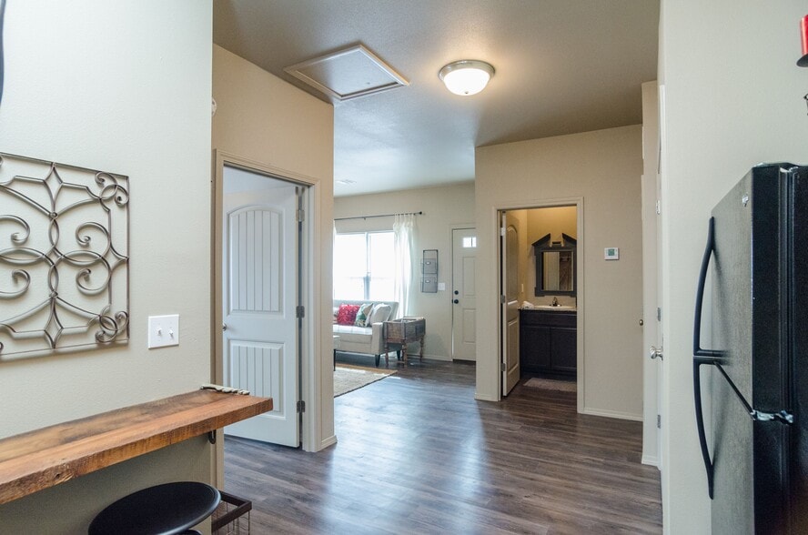 Building Photo - 3165 S Waterview Ln