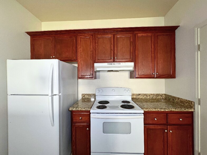 Building Photo - 1601 Jacaman Rd