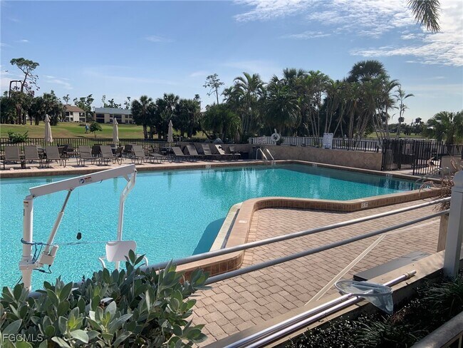 Building Photo - 17160 Hawks Nest