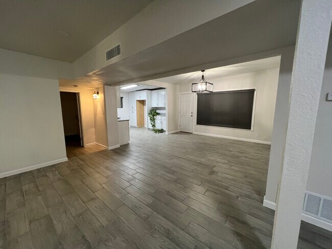 Building Photo - 9412 Beals St