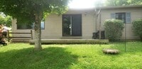 Building Photo - 3 bedroom, 1 bath Home: Located in Elletts...