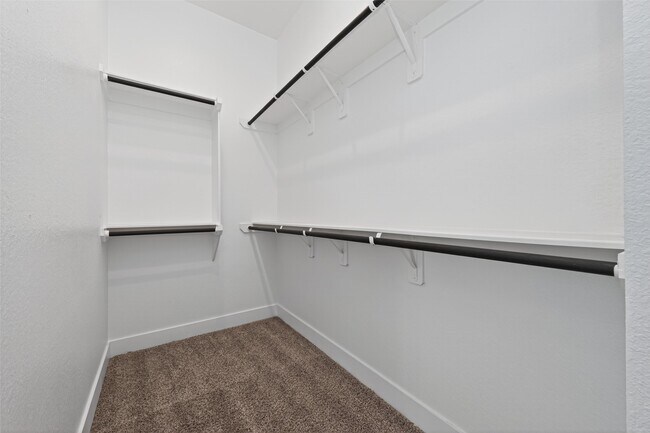 Building Photo - 177 Hidden Peak Dr