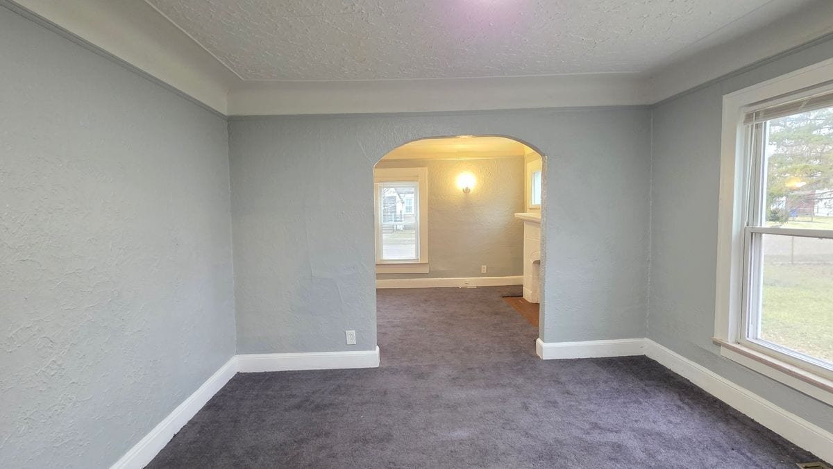 Building Photo - 7542 Meadow Ave