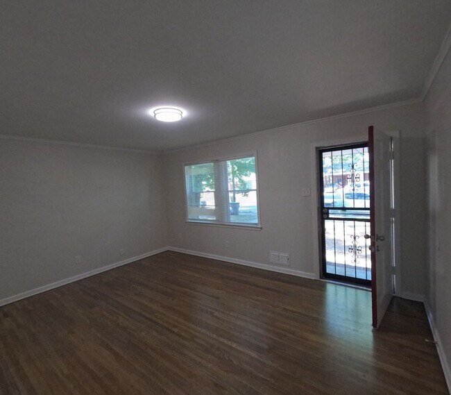 Building Photo - 3150 Parham St