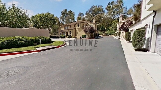 Building Photo - 2Bd 1Ba Condo in Newport Beach