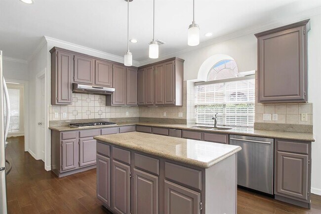 Building Photo - 14127 Swallowfield Dr