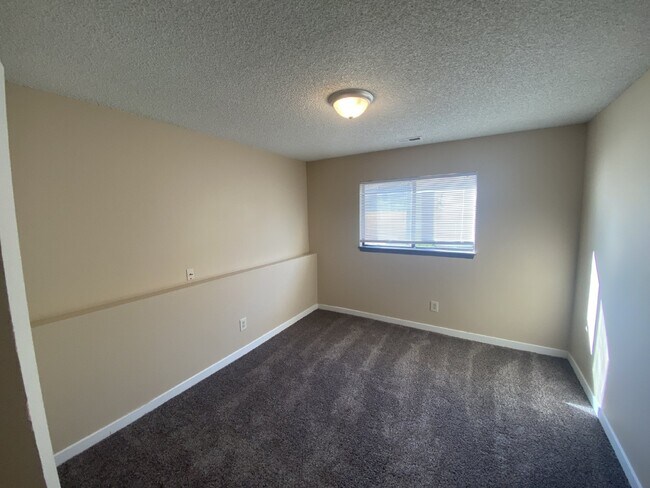 Building Photo - Available Immeditely!