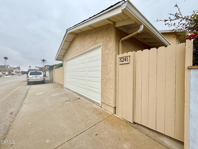 Building Photo - 5241 Beachcomber St