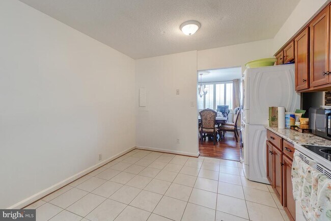 Building Photo - 3713 S George Mason Dr