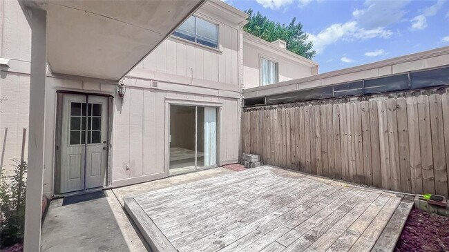 Building Photo - 13 River Creek Way