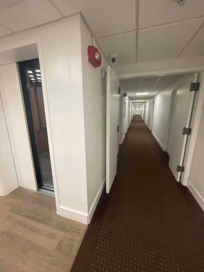 Building Photo - 880 NE 69th St