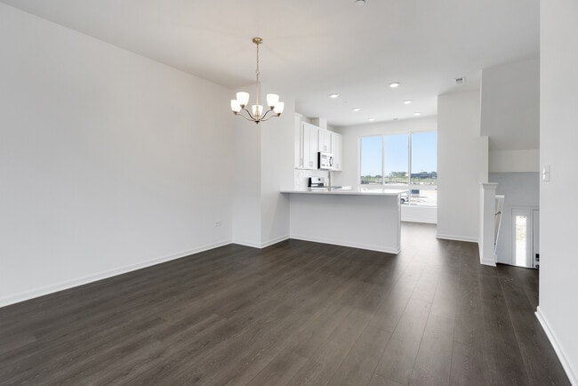 Building Photo - 1262 Lakepointe Dr