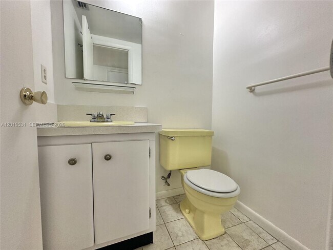 Building Photo - 9175 SW 77th Ave