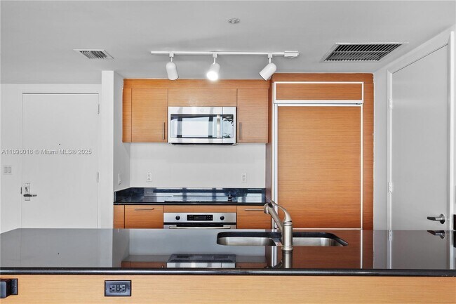 Building Photo - 50 Biscayne Blvd