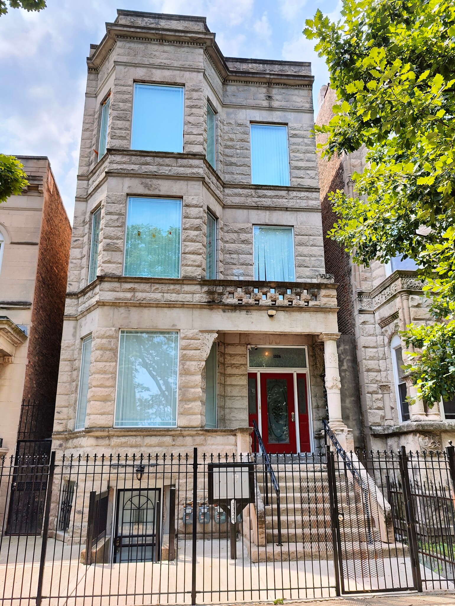 Building Photo - 1326 S Troy St