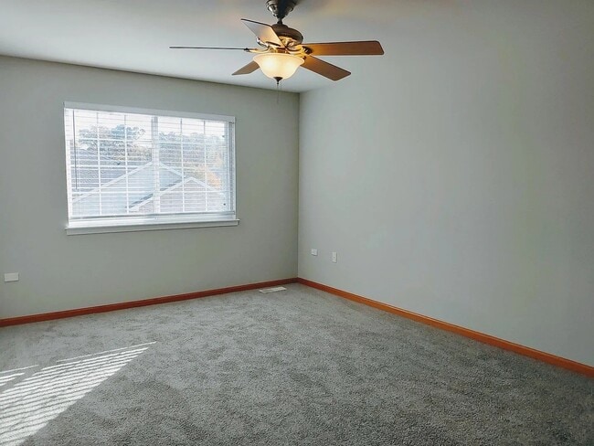 Building Photo - 54 Rolling Oaks Rd