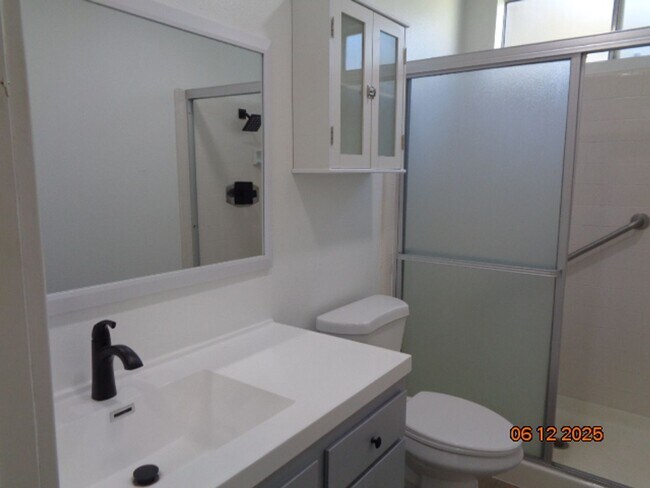 Building Photo - Single Story Condo in Park Somerset complex