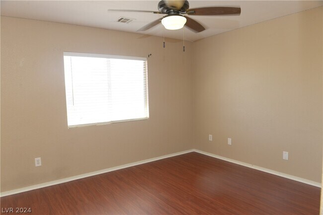 Building Photo - 6527 Tulip Garden Dr
